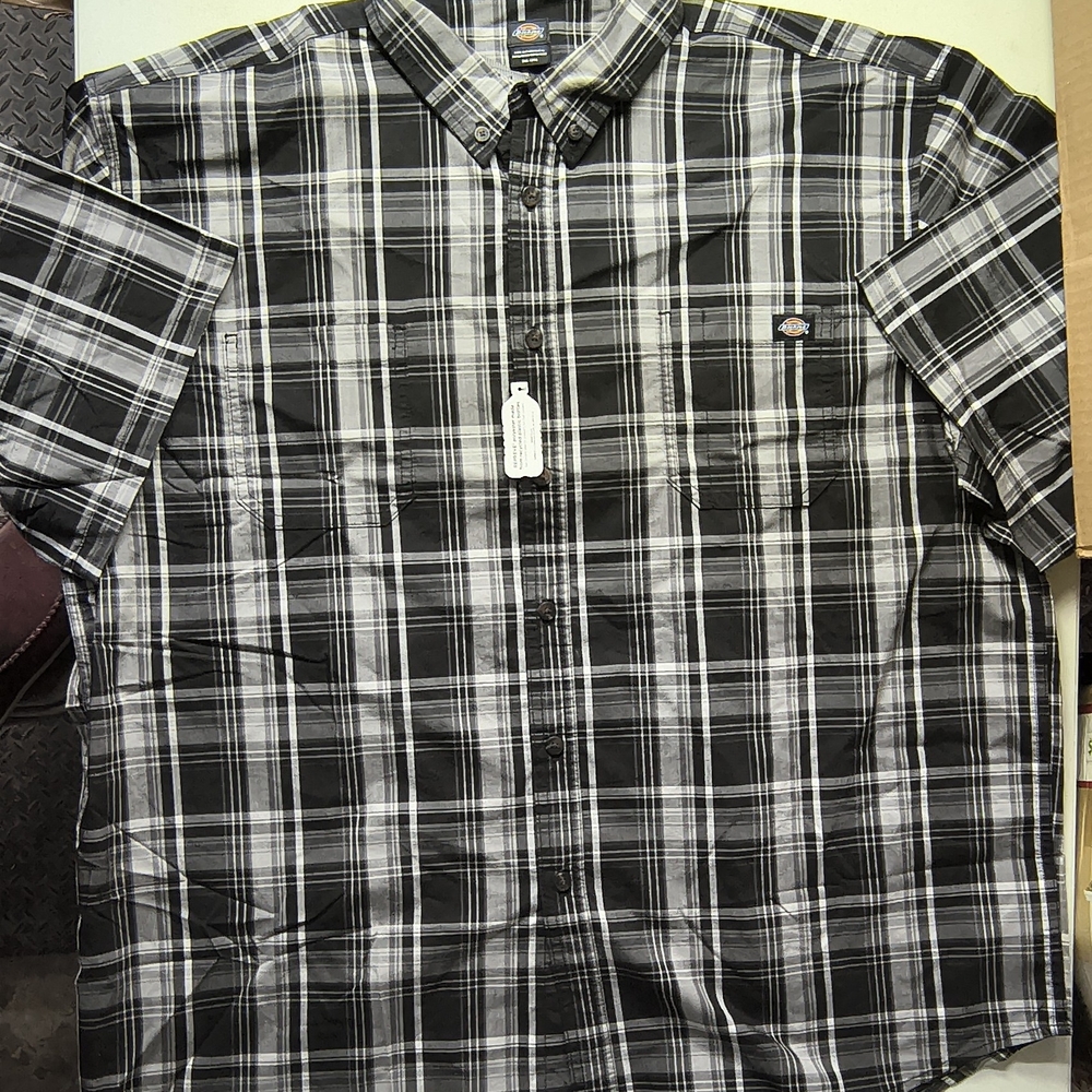 Dickies Black & White Plaid Short-Sleeve Button-Down Shirt